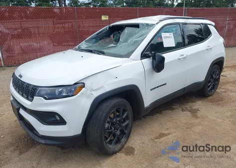 2025 Jeep Compass Latitude 4X4 из США, поврежденный, VIN 3C4NJDBN0ST586904